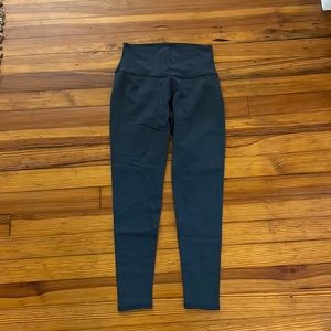 Alo Cropped Leggings